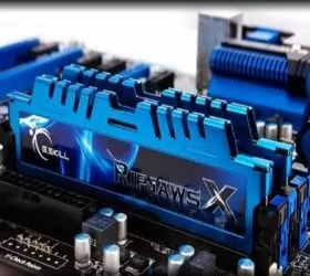 G.Skill Ripjaws X 4 GB 2400 MHz instalada